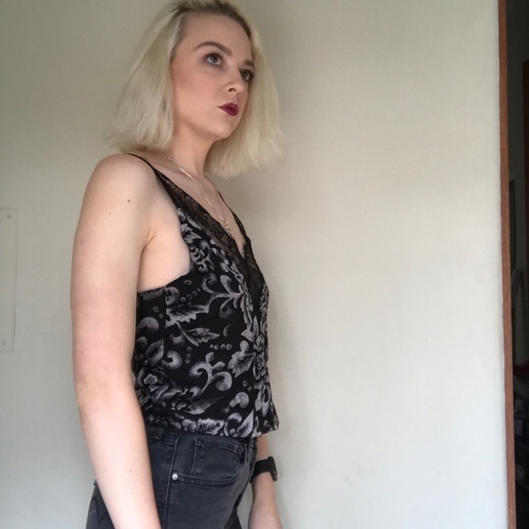 LF Exclusive Millau Velvet and Lace Crop Camisole - Picture 6 of 7